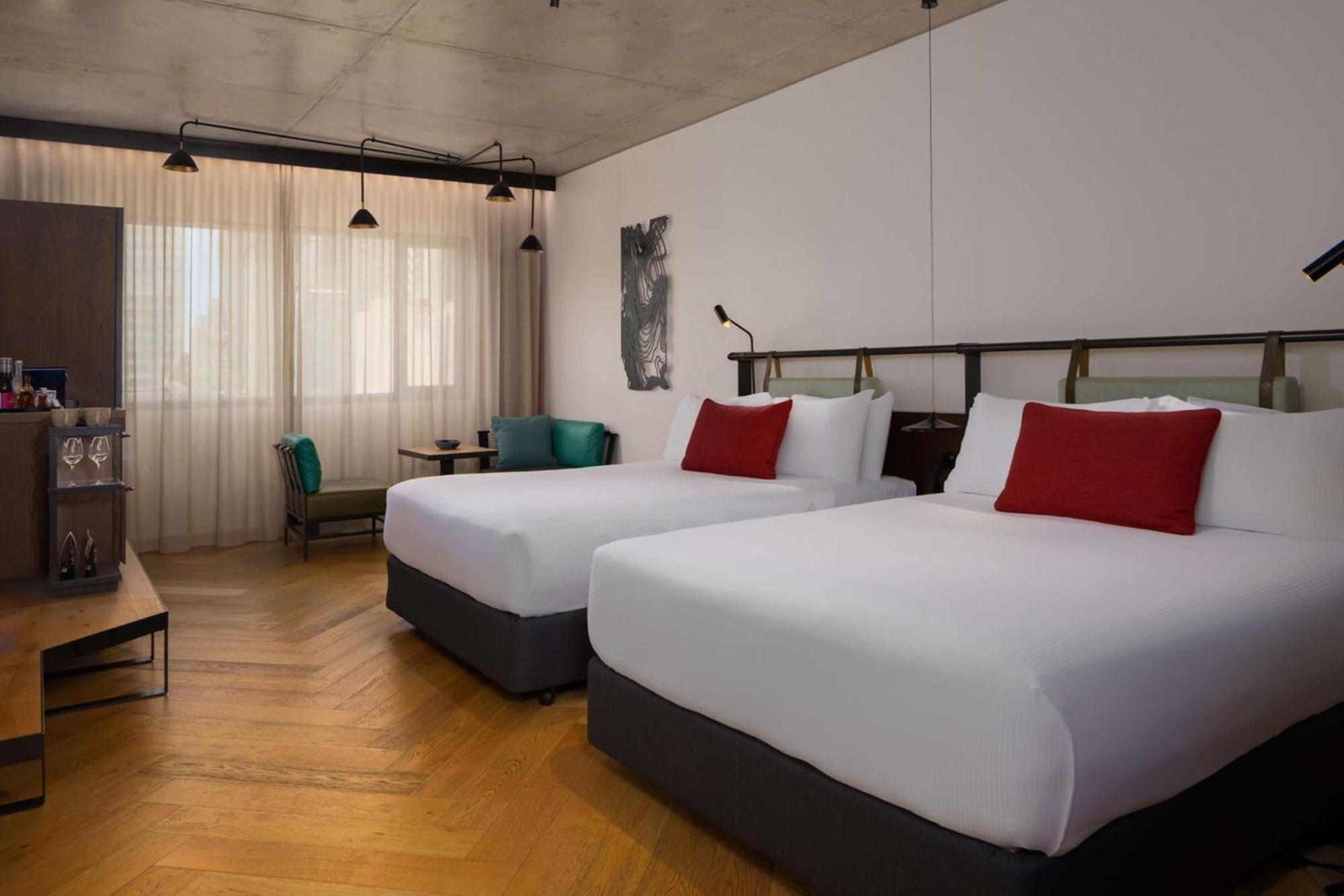 Qt Melbourne Hotel Exterior foto A room at the hotel