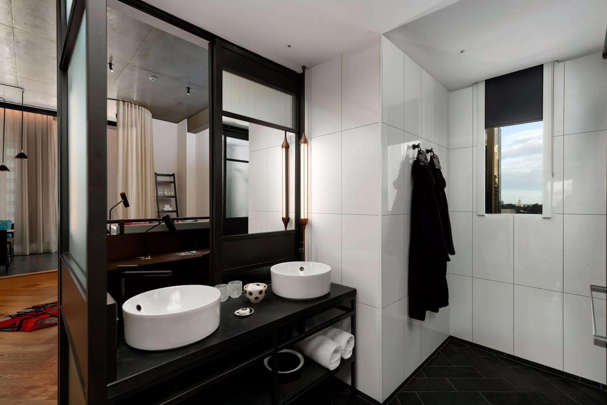 Qt Melbourne Hotel Exterior foto Bathroom